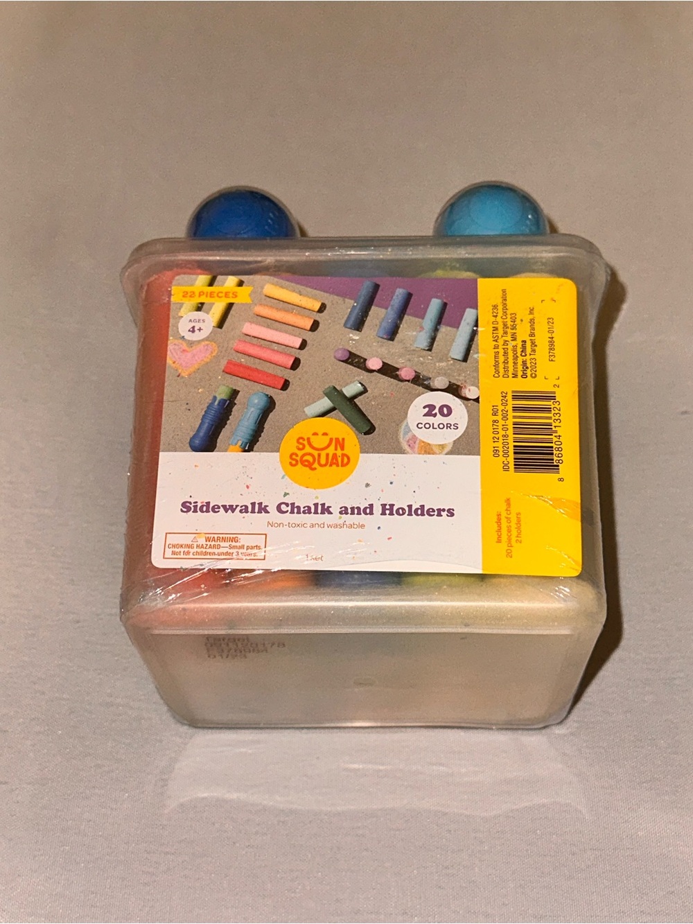 Sun Squad Sidewalk Chalk & Holders 22 Pieces 20 Colors Ages 4+ Outdoor Toy